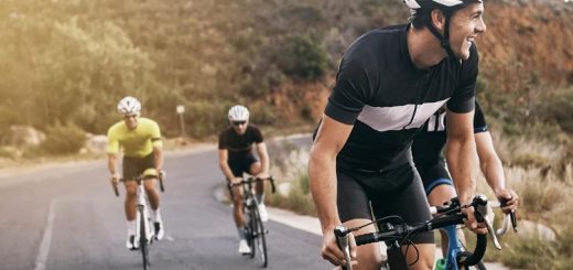 Why is it Important to Wear Specialized Clothing for Cycling