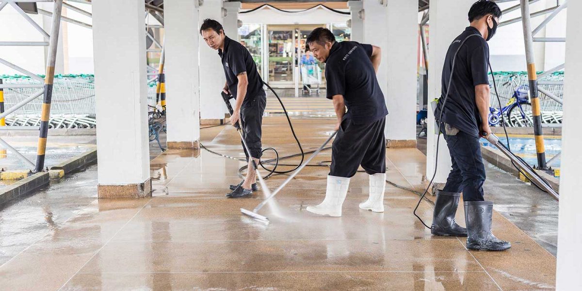 The Ultimate Guide to Pressure Washing: Tips, Techniques and Tool