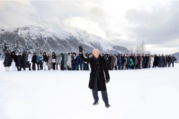 Giorgio Armani Neve sfila a St. Moritz