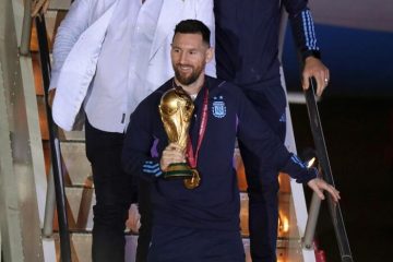 Mondiali: Messi prima notte in Argentina con Coppa nel letto