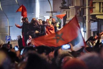 Mondiali: Marocco in festa a Torino, in 8.000 in strada