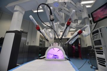 A Pescara intervento chirurgia robotica senza anestesia