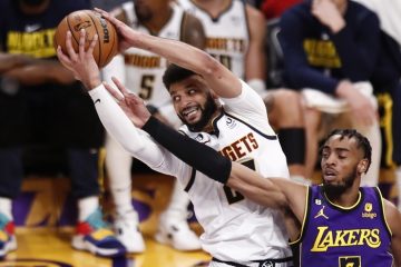 Basket: Nba; i Los Angeles Lakers perdono a Phoenix