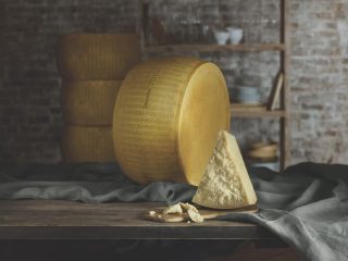 Alimentare: bene il Parmigiano reggiano a Natale, +17,4%