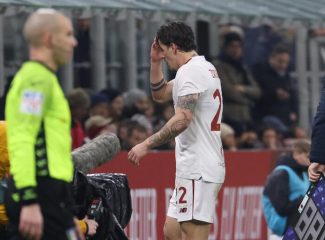 Calcio: striscione tifosi Roma contro Zaniolo, "traditore"