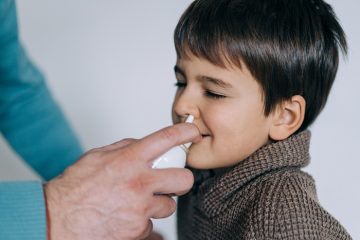 Semplice spray nasale riduce il russamento nei bimbi
