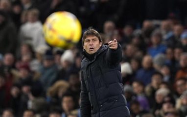 Premier: l'Arsenal si inceppa, il Tottenham frana