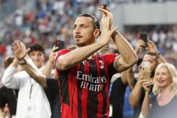 Calcio, Milan: Ibra in campo con il figlio a Milanello