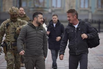 Sean Penn, io e Zelensky, il docu a Berlino