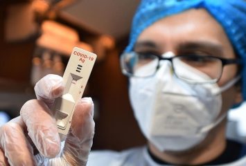 Usa, Fda autorizza primo test casalingo per Covid-influenza