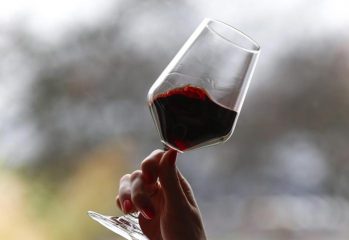 Regioni italiane unite in Ue contro l'etichetta sul vino