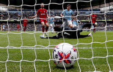 Manchestr City travolge il Liverpool, poker anche dell'Arsenal