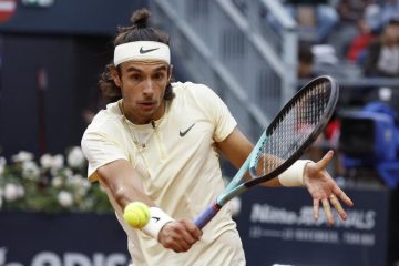 Tennis: Musetti si ferma a Stoccarda, Tiafoe in semifinale