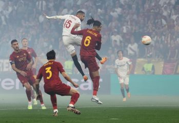 Calcio: Roma: Smalling rinnova, 'facile scegliere di restare'