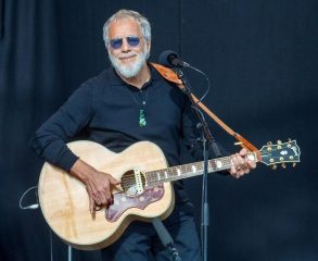 Yusuf canta Cat Stevens, la musica sfida il tempo