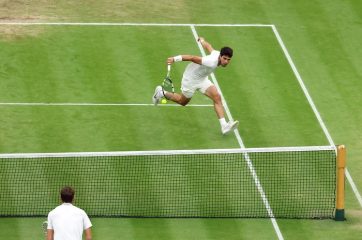 Wimbledon: Alcaraz spazza via Medvedev, è in finale con Djokovic