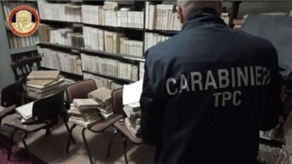 Degrado e abbandono, sequestrata la biblioteca comunale di Capri