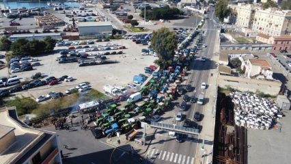 Protesta trattori a oltranza in Sardegna, 'in 100 a Bruxelles'