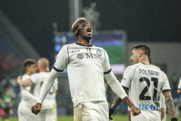 Il Napoli travolge il Sassuolo 6-1: tripletta di Osimhen