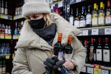 Mosca valuta dazi sul vino al 200%, Italia a rischio
