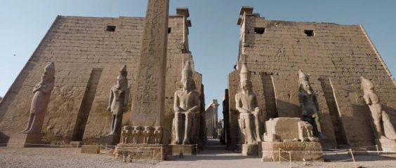 Le meraviglie del Museo Egizio al cinema con Jeremy Irons