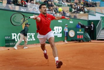 Tennis: Montecarlo, Djokovic avanti senza forzare