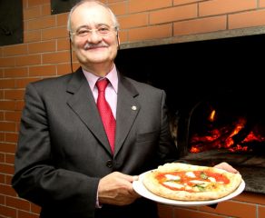 Associazione, premio Maestro cucina dimentica l'arte della pizza