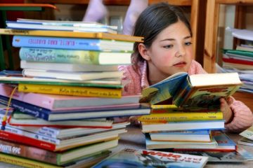 Giornata del Libro con Dacia Maraini, tra letture e rose