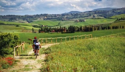 Il cicloturismo vale oltre 4 miliardi, volano per l'agriturismo