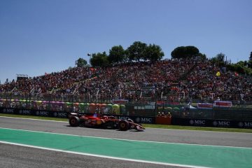 Imola invasa dai tifosi, i piloti nel paddock