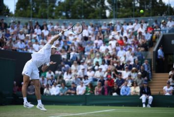 Wimbledon: Pouille si ritira, De Minaur qualificato agli ottavi