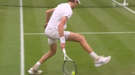 Wimbledon: Sinner batte Shelton, magico il suo tweener