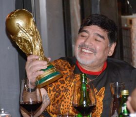 Morte di Maradona, rinviato a marzo processo contro i sanitari