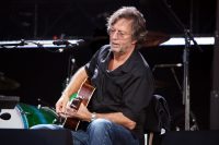 Eric Clapton irriconoscibile: “Ha una grave malattia degenerativa”