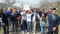 Ucciso dal branco, ad Alatri i funerali di Emanuele | La madre: "Morto per la cattiveria umana"