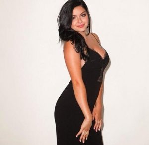 ariel-winter-in-a-black-dress