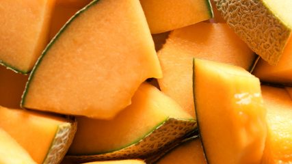 Melone, benefici e danni all'organismo, vitamine e proprietà benefiche