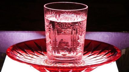 Vodka, cosa succederà se bevi tutti i giorni, come scegliere e cosa mangiare.