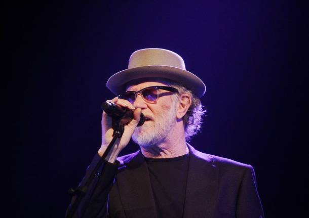 Si chiama semplicemente “Tour2018”, il nuovo tour di De Gregori che partirà a luglio e lo vedrà impegnato sui palchi delle più belle località italiane!