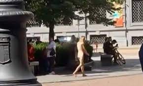 donna nuda