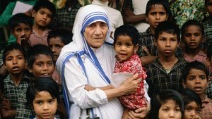 madre Teresa coi piccoli