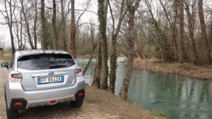 Subaru XV coda fiume
