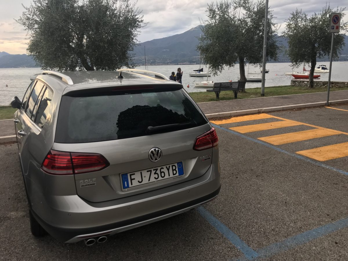 #Testroad sui laghi italiani prosegue sulla riva veronese del Garda con il #testdrive della #VW #Golf Alltrack