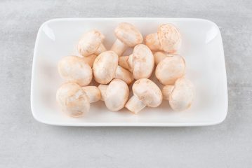 È possibile mangiare champignon crudi dal negozio