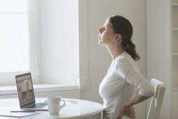 Esercizi per la sciatica, programma di yoga