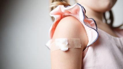 Come affrontare le vaccinazioni durante una pandemia