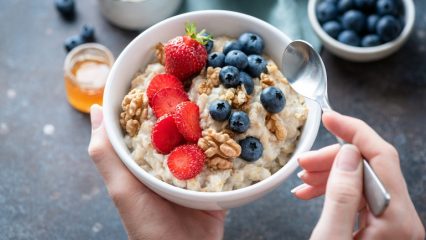 Una ricetta per una sana farina d'avena sull'acqua, come cucinare una deliziosa farina d'avena.