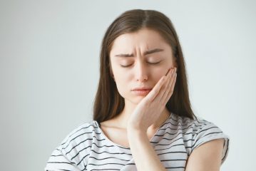 Dolore alla mascella dovuto ai denti del giudizio