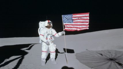 Operazione placebo e volo sulla luna, la storia dell'astronauta Alan Shepard