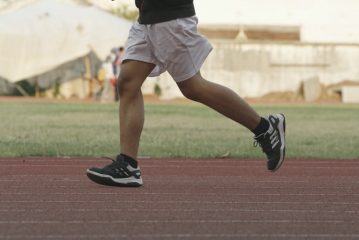 Correre nel caldo, i suoi benefici e danni alla salute